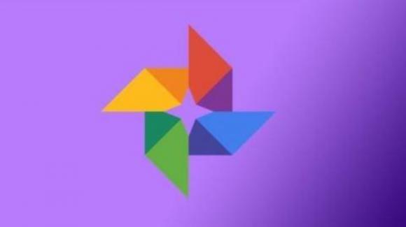 Google Photos: Photos deleted from album and overlay with full date