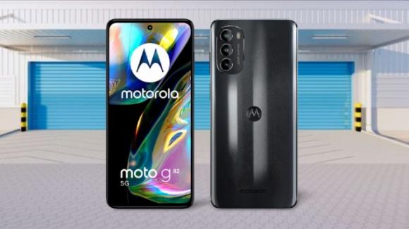 Moto G82 5G: official Motorola mid-range with a kiss display