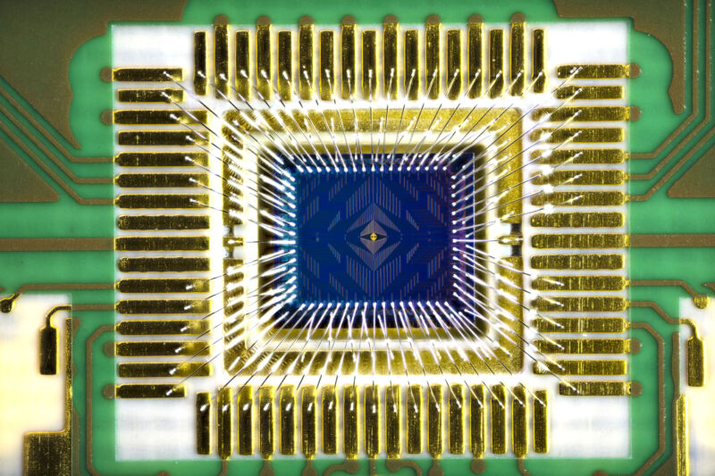 The first Intel quantum processor is ready