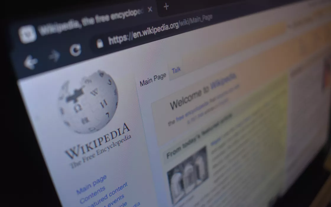 AI-generated articles: According to Wikipedia, they make a website less trustworthy